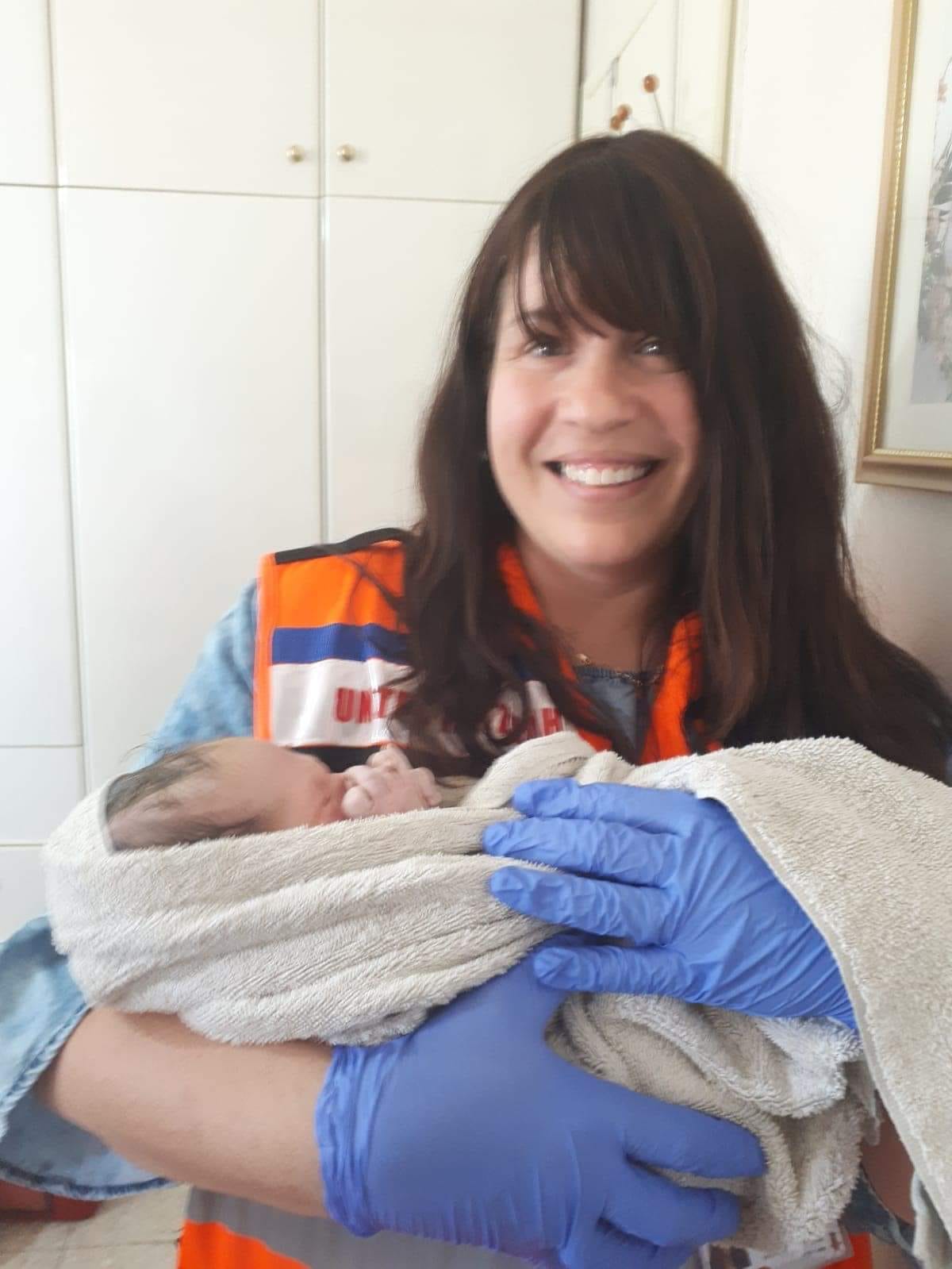 Gitty Beer after having just delivered a baby 1