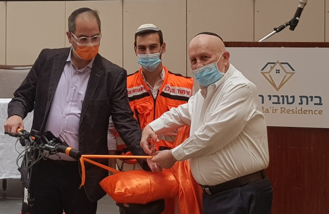 Hatzolah Presentation at Beit Tovei Hair