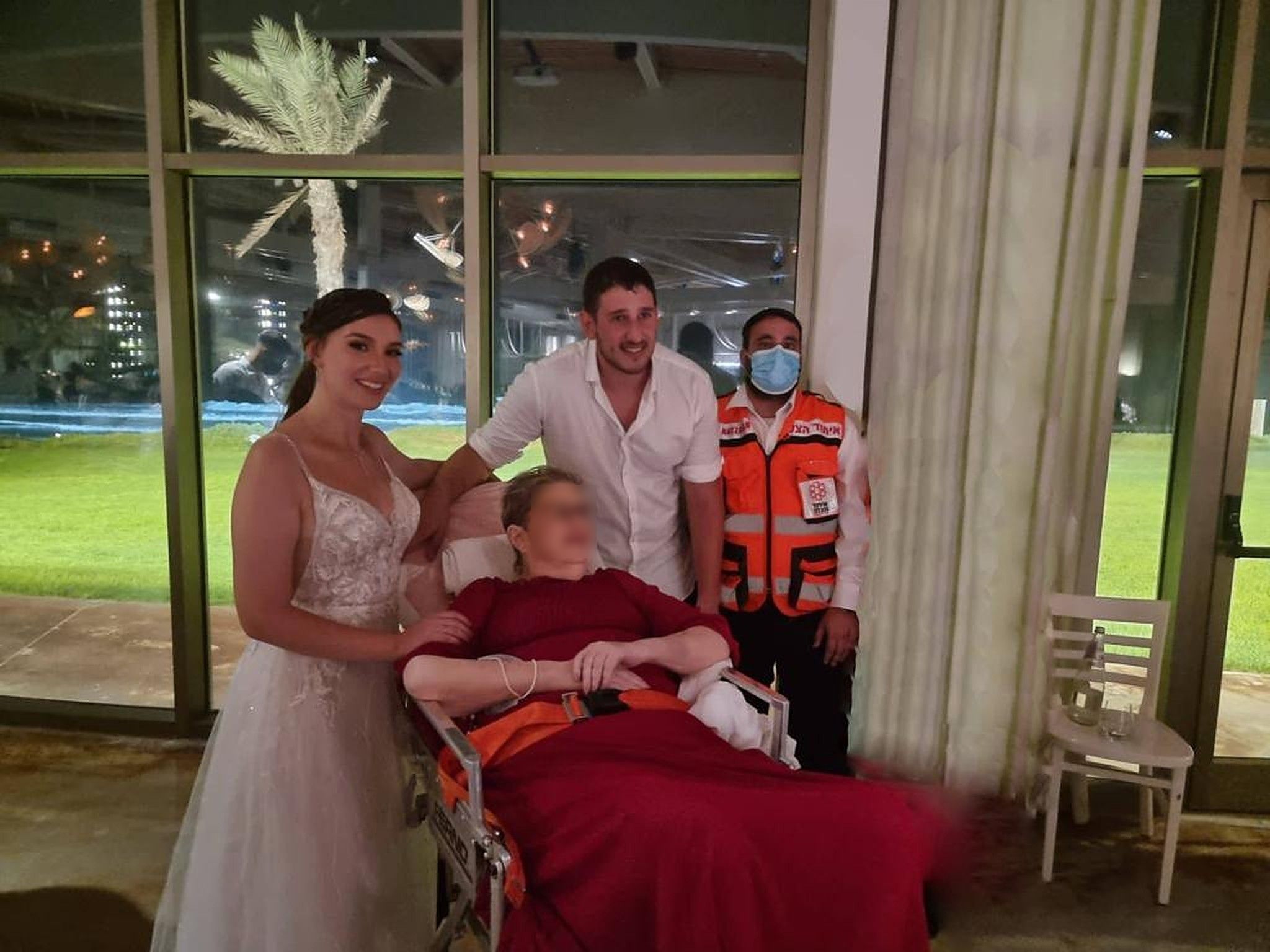 Maor Levi with the couple and the grandmother.v1 censored 1 1