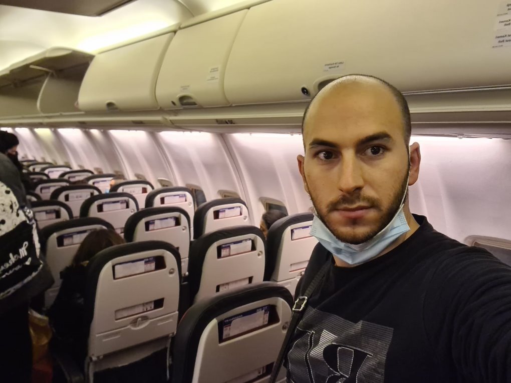 Moshe Weizman on the plane