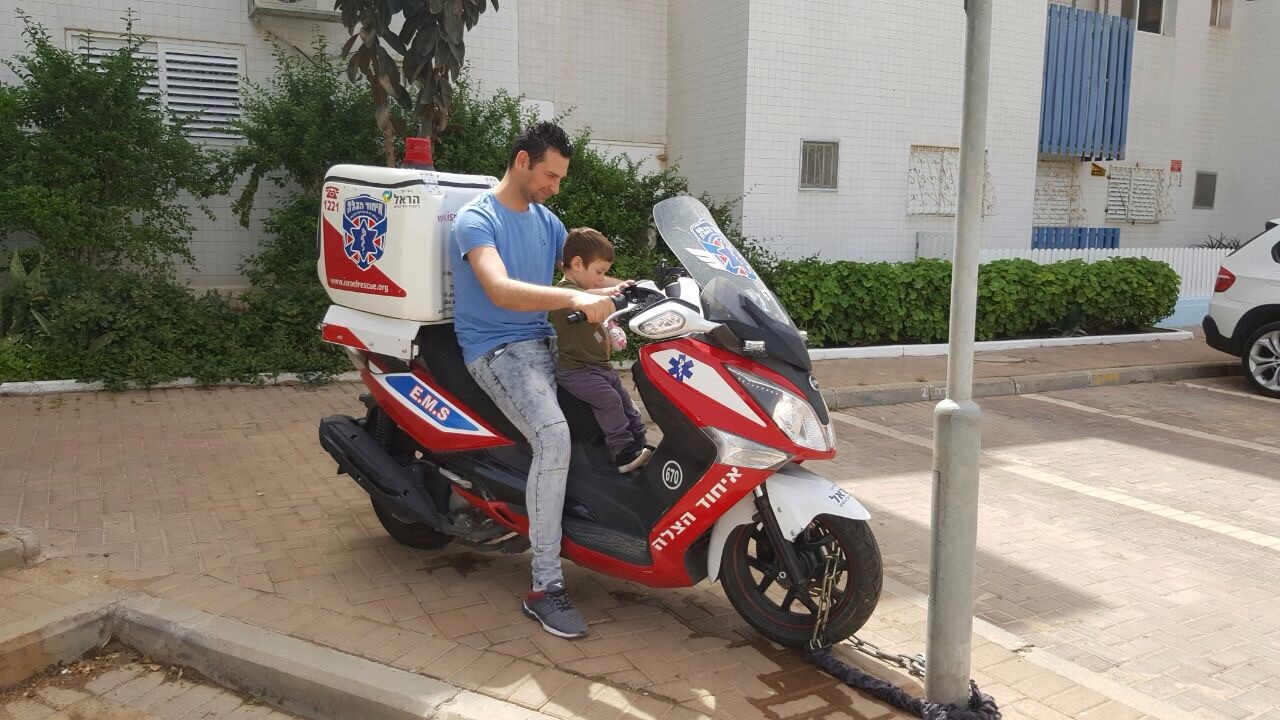 Netanel Samech and his son