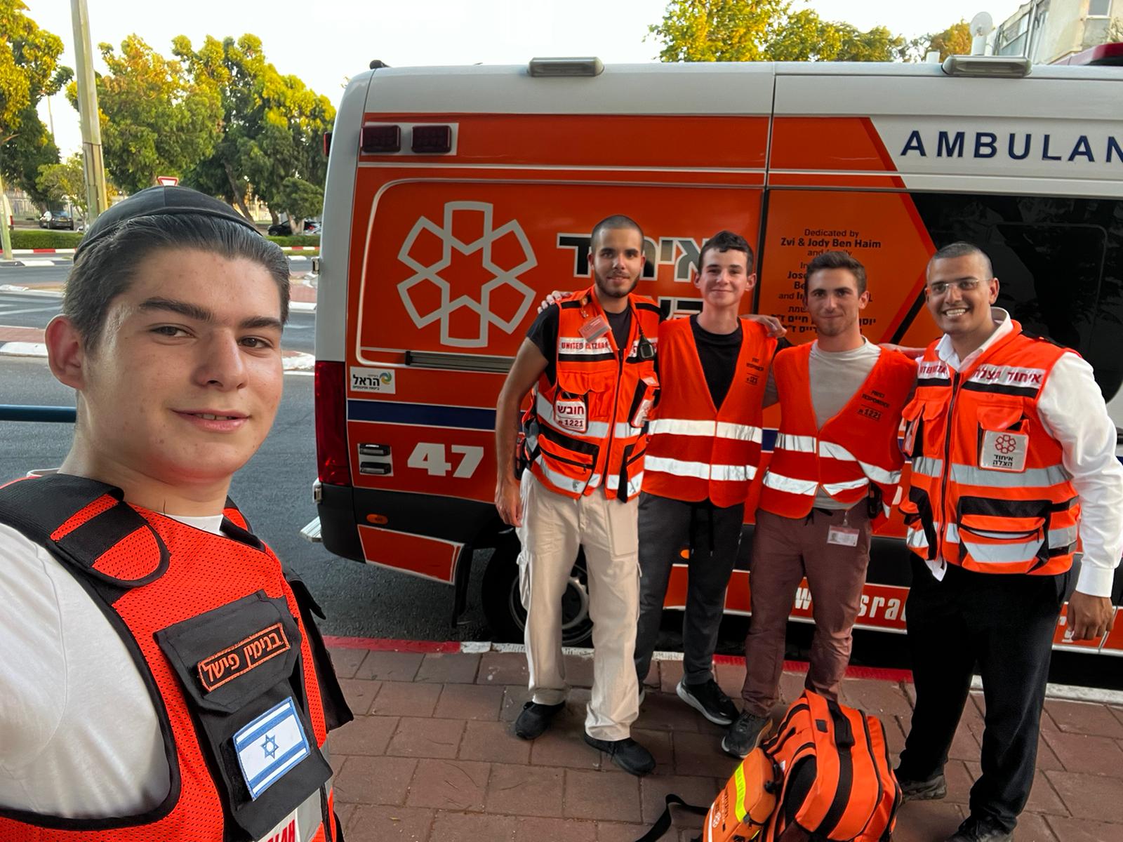 The ambulance team that participated in the CPR including Ackerman Mehl and Yehud 1