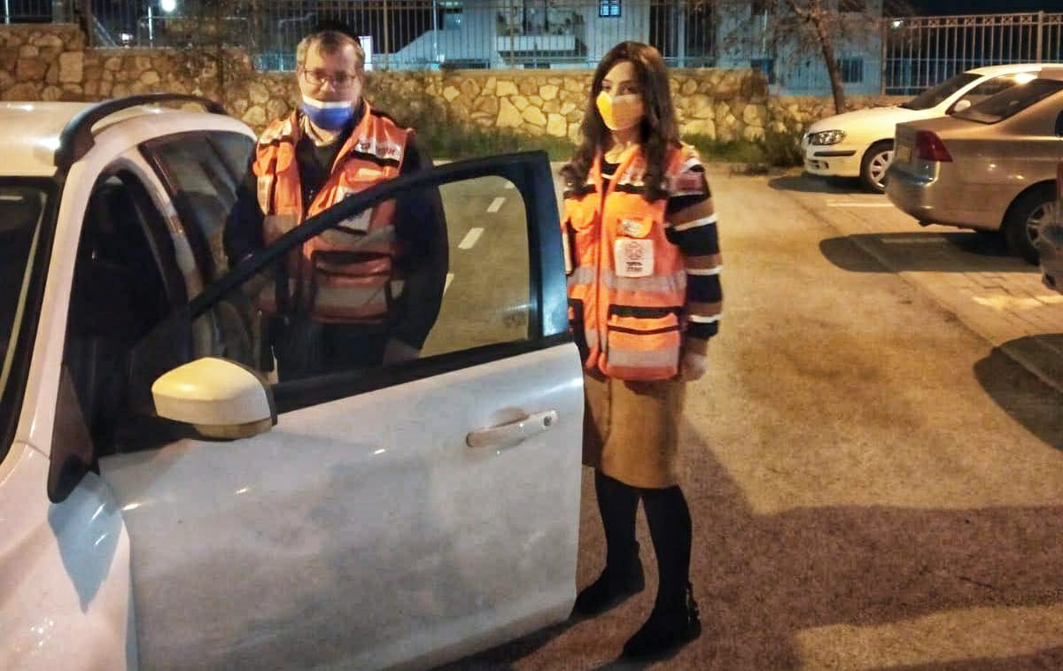 UH EMTs Shimon Vayzer and Chana Wolf in Har Yonah