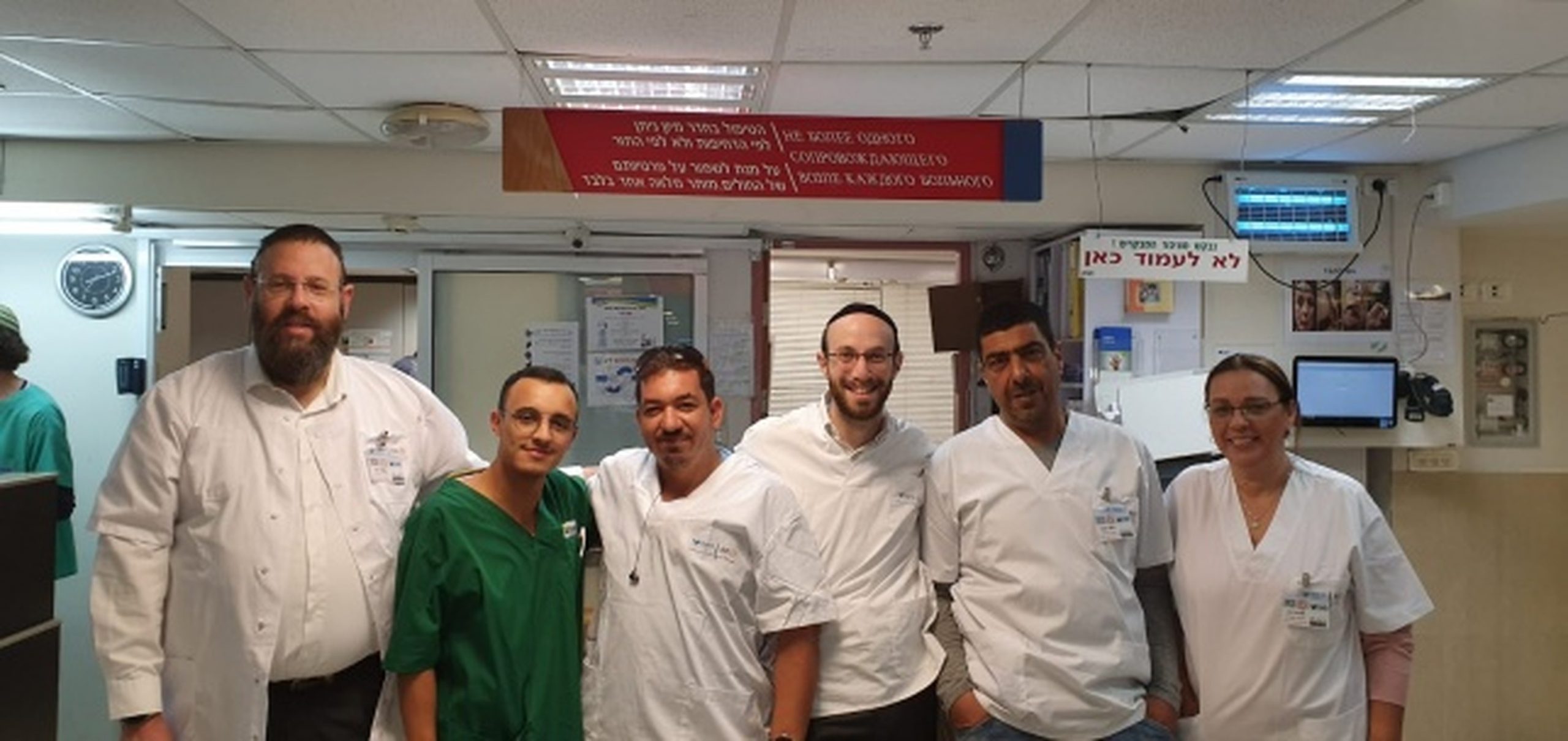 United Hatzalah volunteers switching out ER staff on Monday.v1 1 scaled