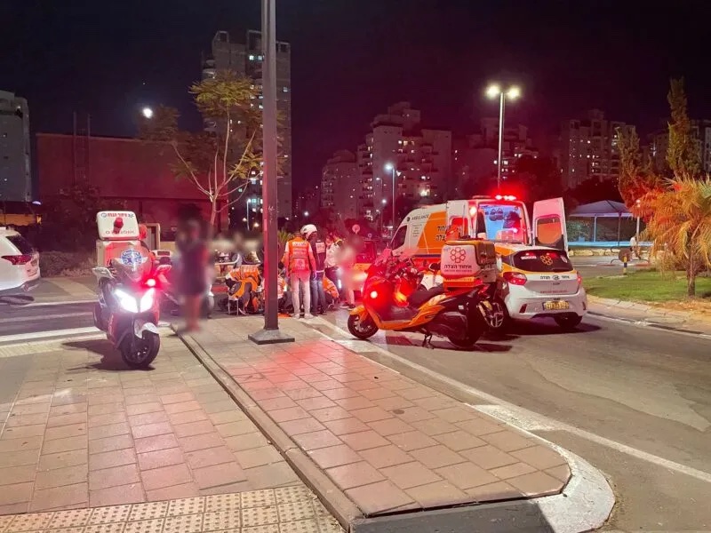 United Hatzalah volunteers responding to an emergency in Givat Shmuel illustration 1 1