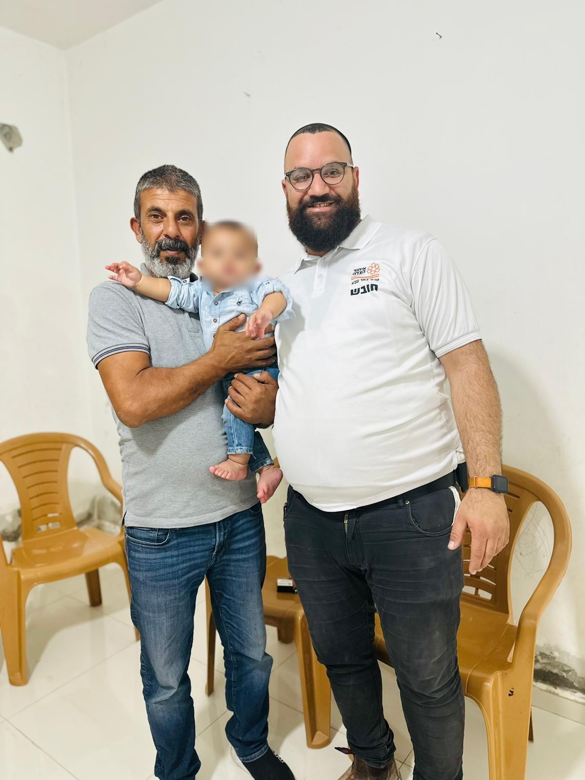 Hamed his son and Ariel reunited on Wednesday in Hameds home in Arara BaNegev