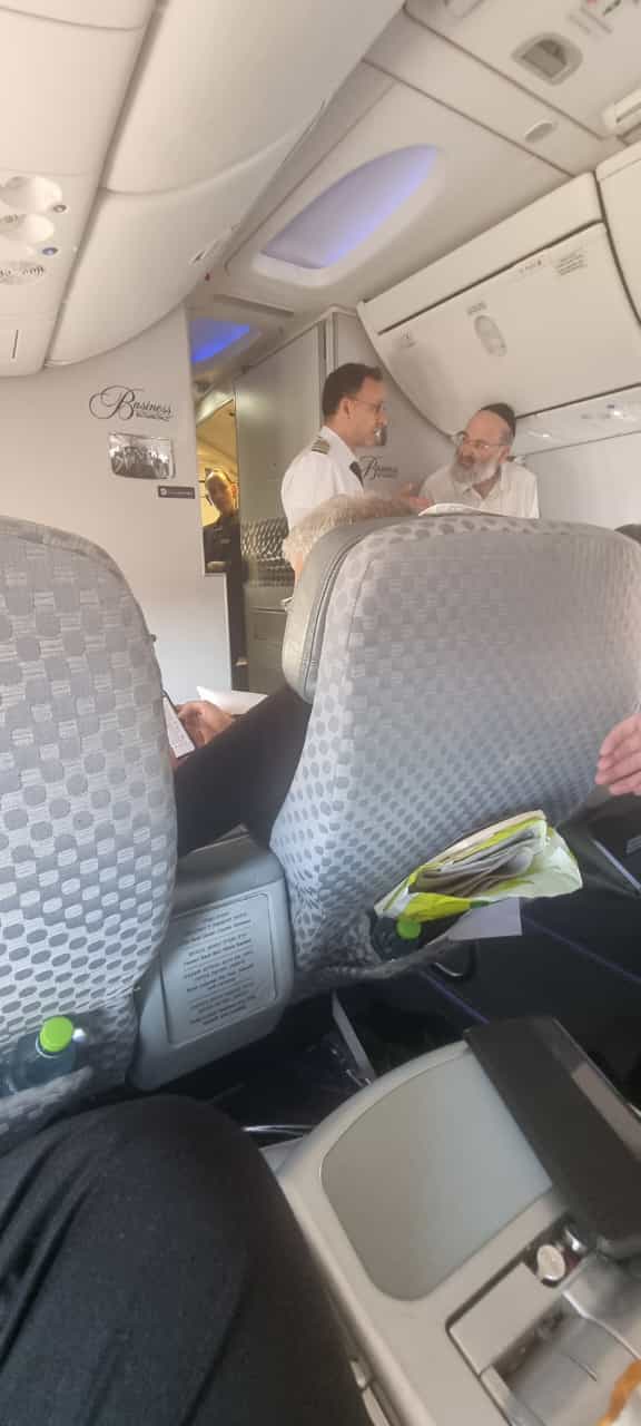 Miller speaking to the pilot about the incident 1