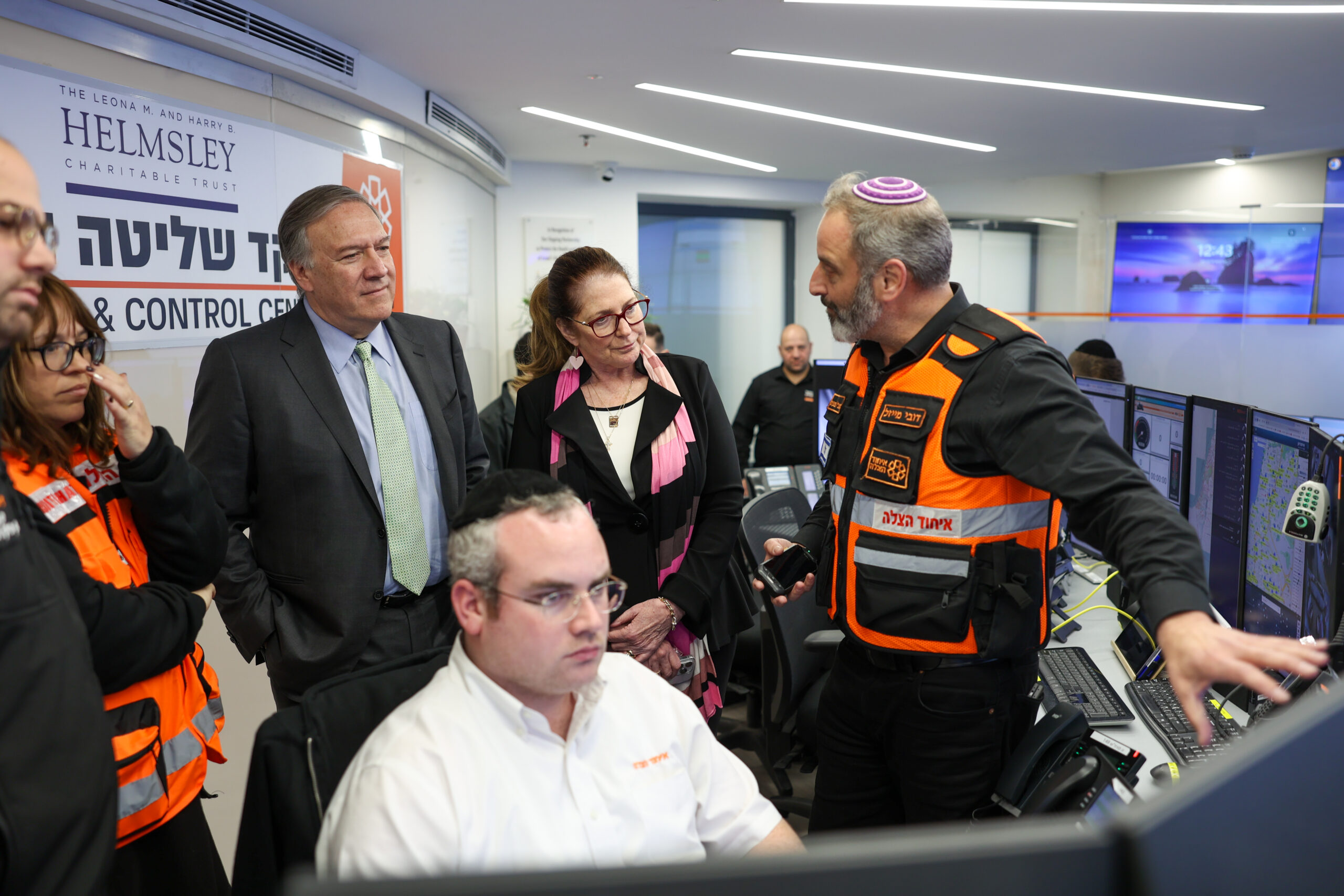 Secretary Pompeo and his wife Susan toured United Hatzalahs Dispatch Center scaled 1