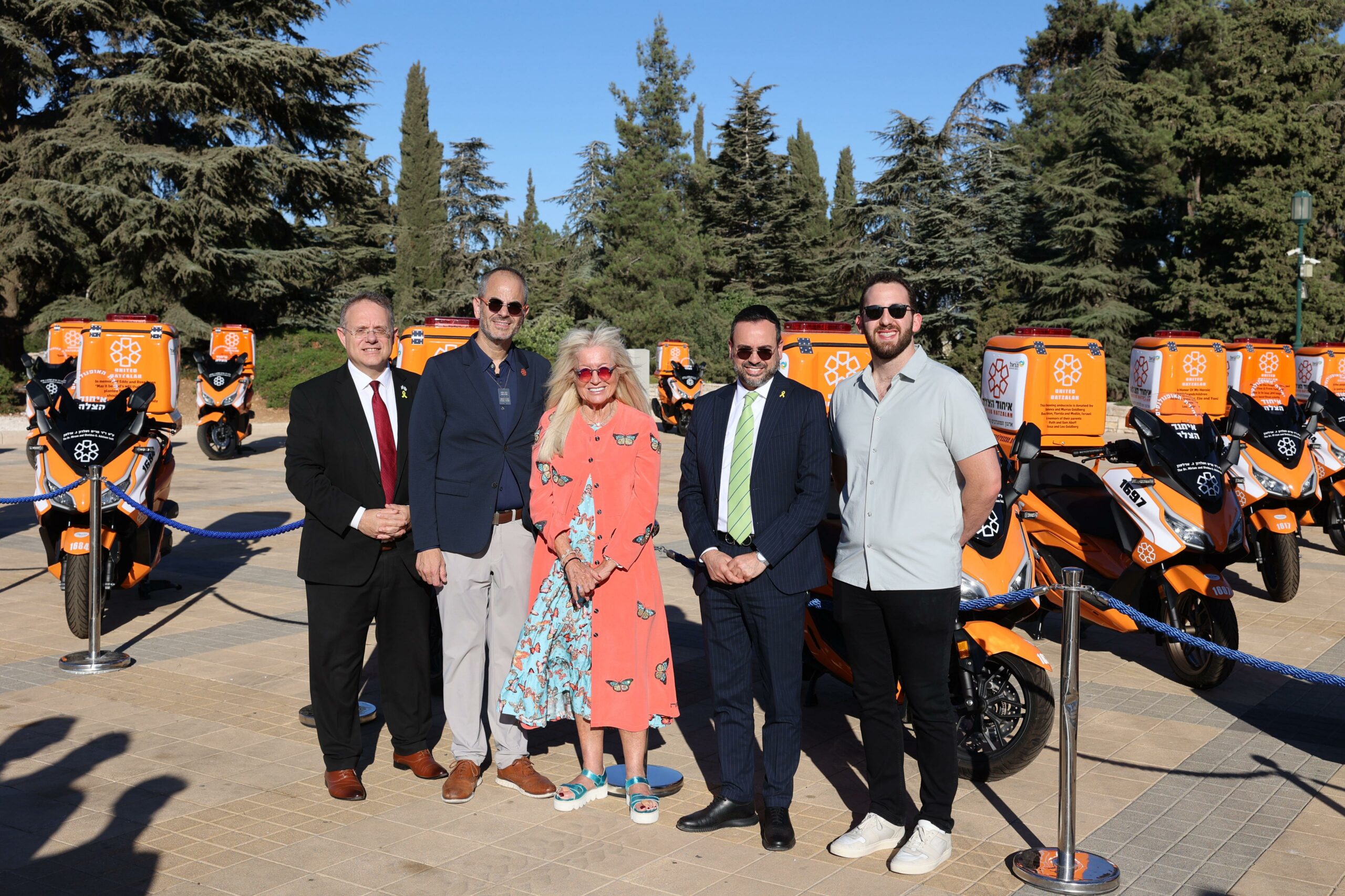 From right to left Matan Adelson Health Minister Uriel Busso Miriam Adelson UH President and Founder Eli Beer World Zionist Organization Chairman Yaakov Hagoel 1 scaled